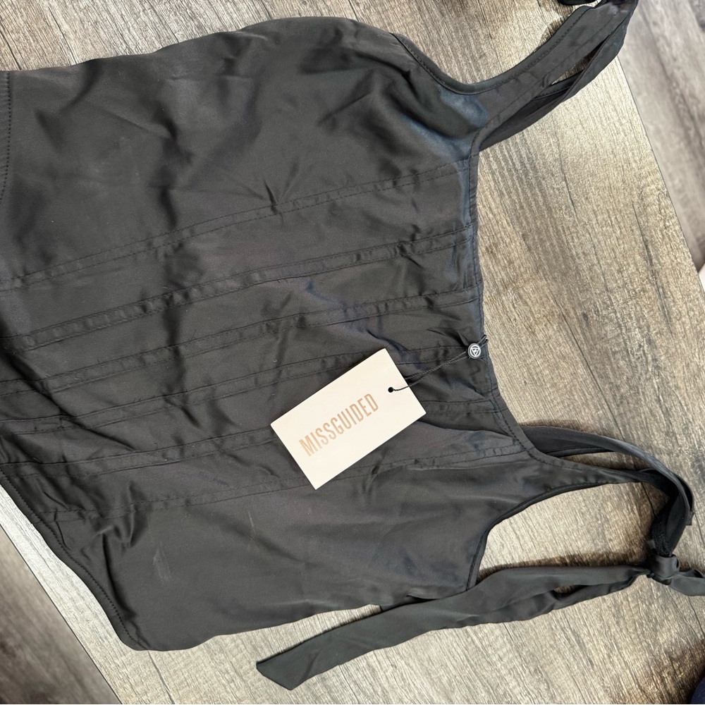 Missguided Black Tie-Shoulder Crop Top